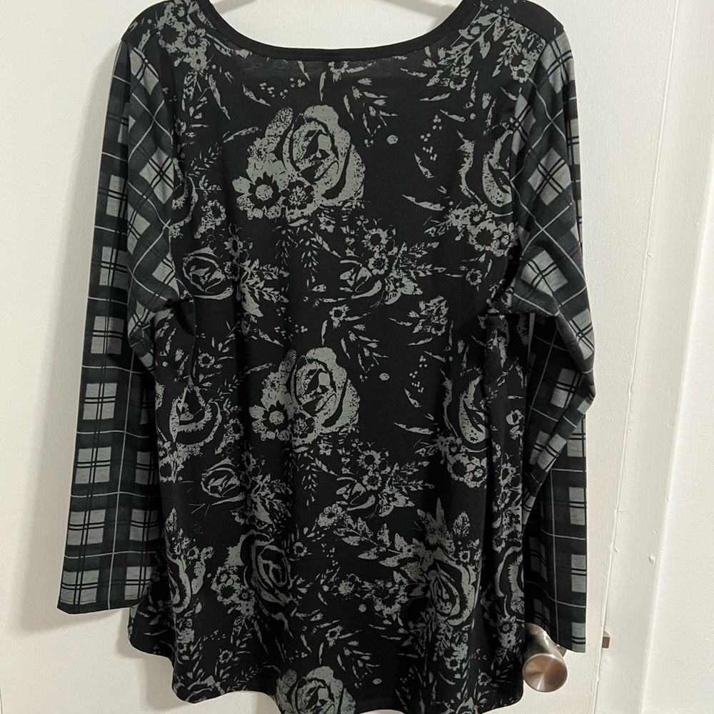 Lynnae Lu La Roe shirt